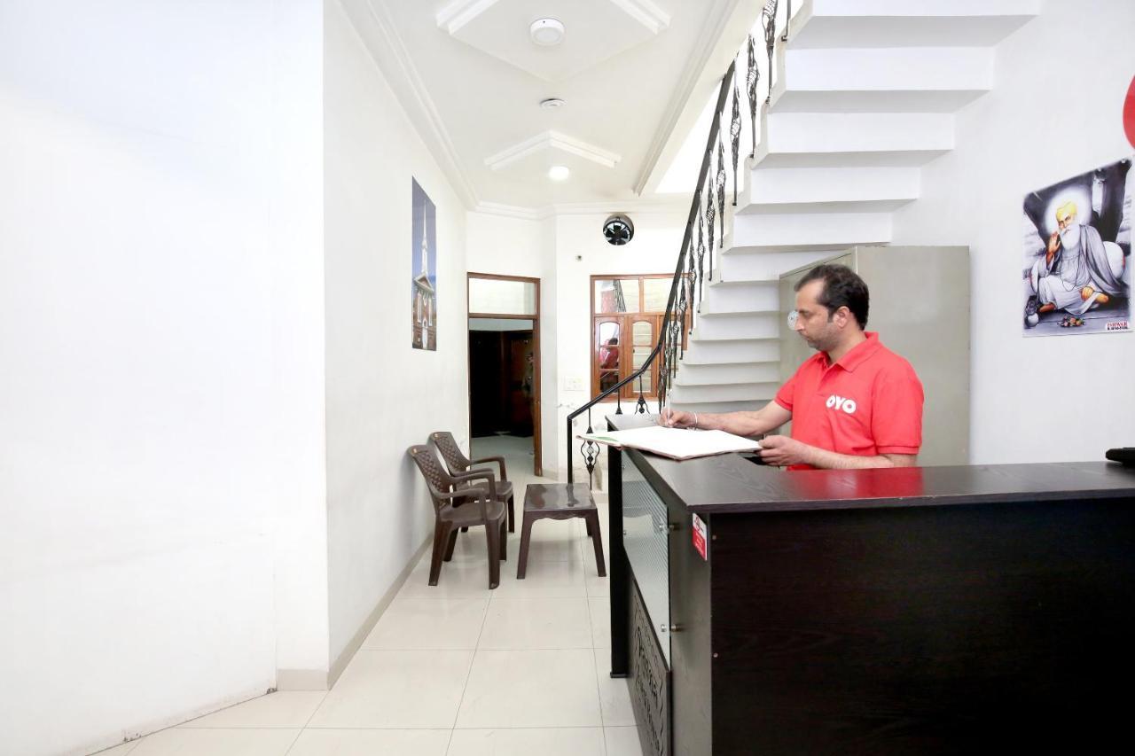 Oyo 8105 Royale Guest House Ludhiana Exteriör bild
