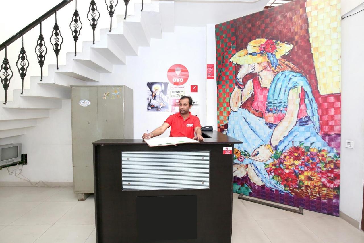 Oyo 8105 Royale Guest House Ludhiana Exteriör bild